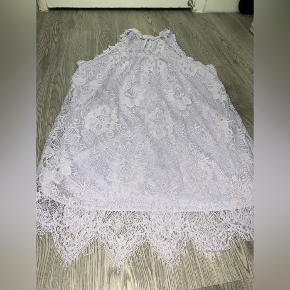 SOLD Light lavender lace detail high neck top size small
(paper + tee) - Picture 15 of 16